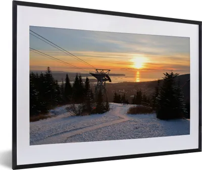 Produktbild von MuchoWow® MuchoWow® Gerahmtes Poster Sonnenuntergang mit Skilift am Grouse Mountain in Vancouver, Kanada 60x40 cm - Poster mit zchwarzem Bilderrahmen - Schlafzimmer - Plakat in Rahmen - Drucken