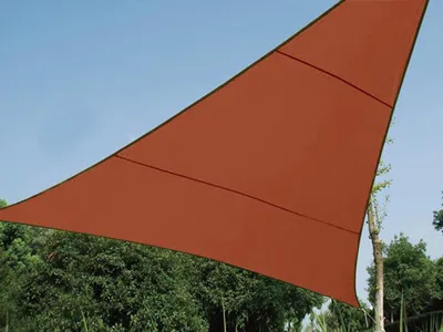 Produktbild von Perel Dreieckiges Sonnensegel 5 x 5 x 5 m aus wasserabweisendem und atmungsaktivem Polyester für