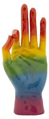 Zdjęcie produktu dla Rzeźba dłoń Rainbow OK z żywicy tęczowej
