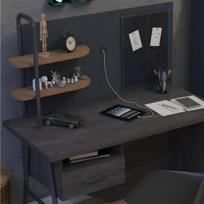 Immagine prodotto di Scrivania moderna in legno grigio dal design elegante