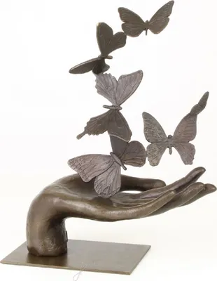 casa padrino luxus designer wohnzimmer hotel restaurant club bar büro deko accessoires figur bronzefigur skulptur hand schmetterlinge