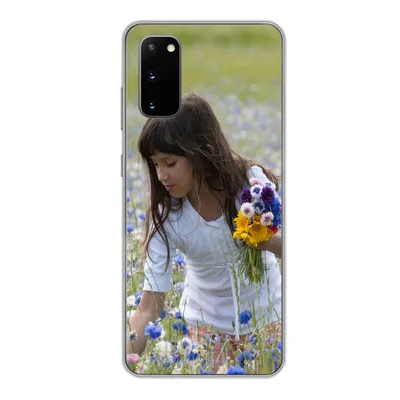 Produktbild von MuchoWow® Handyhülle Schutzhülle Hülle für Samsung Galaxy S20 Mädchen - Blumen - Wiese Silikon Softcase Handy Hülle - Bild