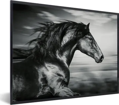 Produktbild von MuchoWow® Gerahmtes Poster Pferd - Tiere - Schwarz - Weiß 40x30 cm - Poster mit Schwarzem Bilderrahmen Wandposter Rahmen Foto Bilder - Kunstposter - Wanddekorationen