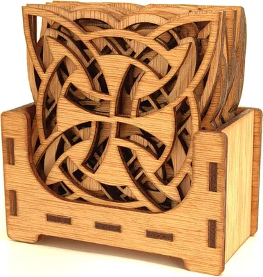 Zdjęcie produktu dla Zestaw 12 drewnianych podstawek - Artystyczny wzór - 9 x 9 cm