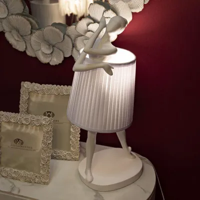 Immagine prodotto di Lampada da tavolo Ballet E14, Mauro Ferretti, diametro 29 cm, altezza 62,5 cm, colore bianco