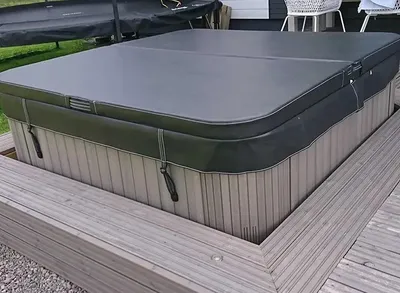 Obrázok produktu pre Isolierende Whirlpool-Abdeckung für den Außenbereich – optimaler Wärmeschutz