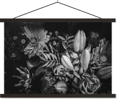 Produktbild von MuchoWow® Textilposter Blumenstrauß - Stilleben - Blumen - Pflanzen - Rot 90x60 cm mit schwarzem Rahmen - Aufhängungssatz
