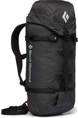 Schwarzer Kletterrucksack "Speed 22 Backpack" von Black Diamond mit verstellbaren Riemen und gepolstertem Deckel.