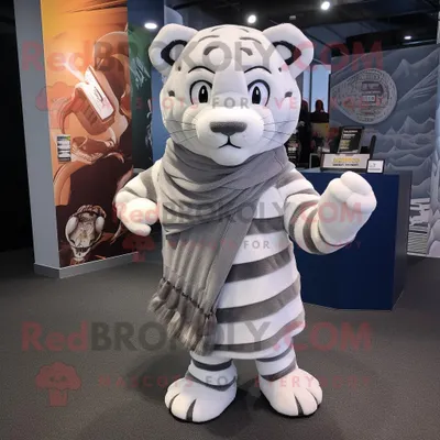 Produktbild von Silberner REDBROKOLY Tiger Maskottchen Kostüm gekleidet mit einem Wickelrock und Schals