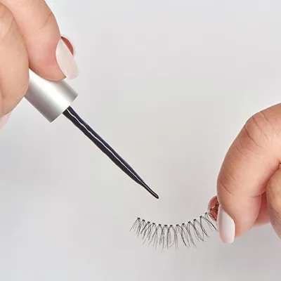 Produktbild von Super Stick 5 Day Extended Wear ( Strip Wimpernkleber) , 4,8 g, schwarz