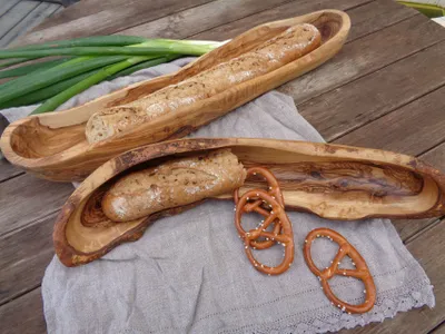 Produktbild von Brotschale rustikal aus Olivenholz – ca. 35 cm, geschmacksneutral und naturbelassen