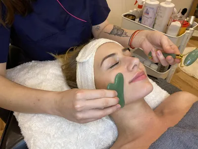 Obrázek produktu pro Dr.Nek Gua Sha masážní kámen a váleček Růženín