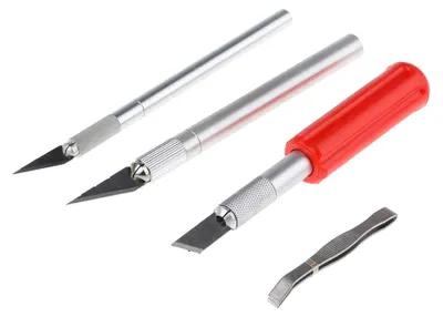 Produktbild von Bastelmesser Set 16-teilig mit Metall-Griff
