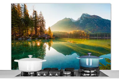 Obrázok produktu pre KitchenYeah® Kuchynský splashback - kuchynský splashback - ochrana steny sporáka a drezu - jazero - les - hory - príroda - slnko - krajina 120x80 - hliníkový dibond (alternatíva k sklenenému splashbacku) - heatb