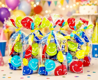 Immagine prodotto di Sacchetti regalo con caramelle e attività per bambini