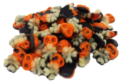 Productafbeelding van Fruchtkauwgom, piratenthema, schedelmotief in oranje, wit en zwart, 175 gram