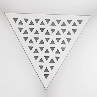 Zdjęcie produktu dla Zestaw 2 sztuk – pochłaniacz basów do narożników sufitu „Triangle-F“ | Pianka akustyczna w kształcie piramidy z laminowaną płytą HDF i obiciem z tkaniny [TRI – biały | szary]