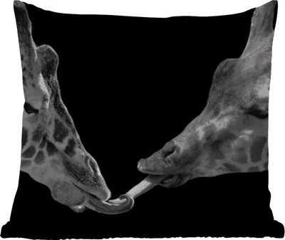 Produktbild von MuchoWow® Outdoor Kissen - Tiere - Schwarz - Giraffe - Weiß - Porträt - 40x40 cm - Wetterfest - Lounge Kissen - Kopfkissen - Interieur - Polster mit Bild