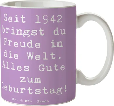 Produktbild von Mr. & Mrs. Panda Kaffeetasse Spruch 1942 Geburtstag Freude - Lavendeltraum - Geschenk, Geburtstagsgeschenk, Pott, Henkelbecher, Happy Birthday, Feier, Lebensreise, Tasse