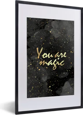 Produktbild von MuchoWow® Gerahmtes Poster Zitate - Magie - Gold - Schwarz 40x60 cm - Poster mit Schwarzem Bilderrahmen Wandposter Rahmen Foto Bilder - Poster in Rahmen