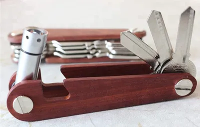Produktbild von Key Organizer mit LED Taschenlampe und Flaschenöffner für 1-14 Schlüssel aus edlem braunem Holz