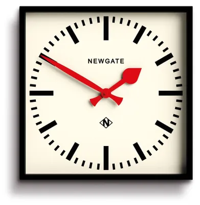 Zdjęcie produktu dla Zegar ścienny Newgate Number Five w kolorze czerwonym