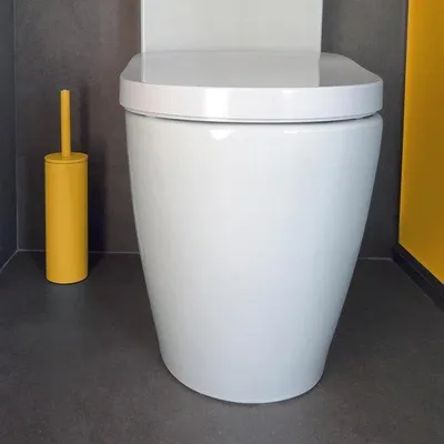 Produktbild von Hygienische Toilettenbürste mit Halterung – Gelb und stilvoll