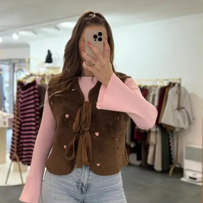 Produktbild von Weste Herz Damen "Madita" Braun Größe M/L - mit Schnürverschluss, Frauen Weste, Bodywärmer Westen Outdoor Jacke Frau, Ärmellos Weste, Ganzjährig Weste