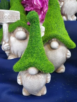 Produktbild von Dakls Keramik Gartenfigur Gnom mit grünem Hut 17cm