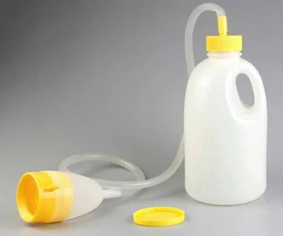 Produktbild von Famanu Urinflasche für Männer - 1700 ml tragbarer Nachtharncontainer