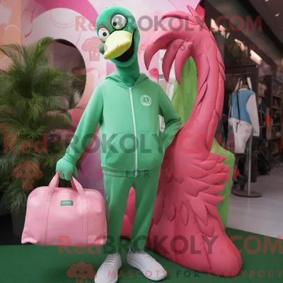 Produktbild von Grüner REDBROKOLY Flamingo Maskottchen Kostüm Charakter gekleidet in einem Jogginganzug und Tragetaschen