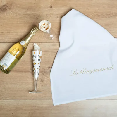 Produktbild von Geschirrtuch weiß „Lieblingsmensch“ gold von 17;30 Hamburg