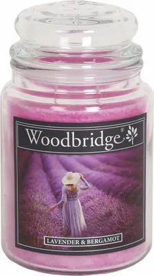 Produktbild von Duftkerze Woodbridge Lavender & Bergamot, Lavendel & Patschuli, Kerze im Glas, 565 g, 2 Dochte, 130 h Brenndauer, pink
