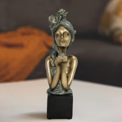 Goldene Damenbüste aus Kunstharz, 27,9 cm, mit schwarzem Sockel