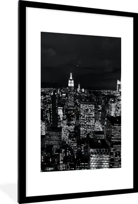 Produktbild von MuchoWow® Gerahmtes Poster Skyline - Schwarz - Weiß - New York - Amerika 60x90 cm - Poster mit Schwarzem Bilderrahmen Wandposter Rahmen Foto Bilder - Dekoration - Wandposter Wohnzimmer - Hochwertig