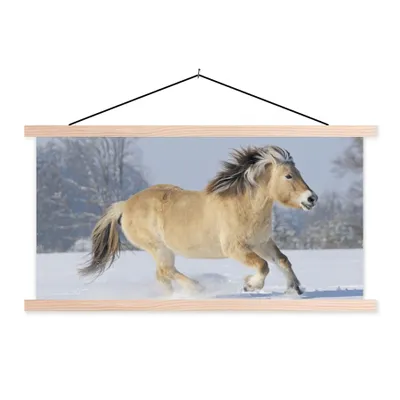 Produktbild von MuchoWow® Textilposter Fjordpferd läuft durch den Schnee 60x30 cm mit holzfarbenen Rahmen - Dekoration