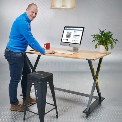 Produktbild von Industrielle Werkbank 160 cm und Werkstatthocker