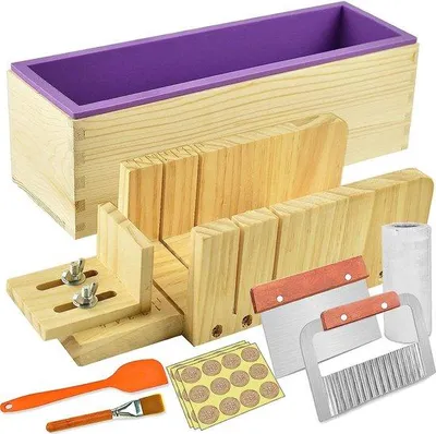 Produktbild von Famanu Seifenherstellungs-Set Multifunktionale Silikonform mit Holzbox und Schneidewerkzeugen