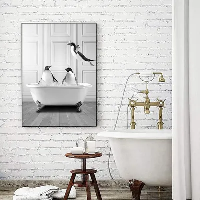 Productafbeelding van Canvasprint van een Schotse Hooglandkoe in een badkuip, 60x90 cm, zonder lijst