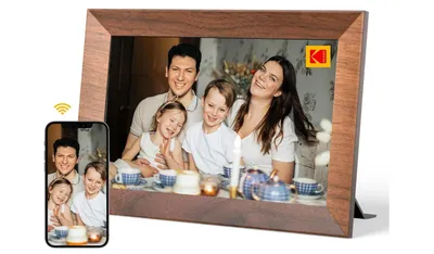 Produktbild von Kodak Digitaler Bilderrahmen WLAN 10.1 Zoll, HD IPS-Touchscreen, 32 GB Speicher, Automatische Bilderdrehung, Holzfarben