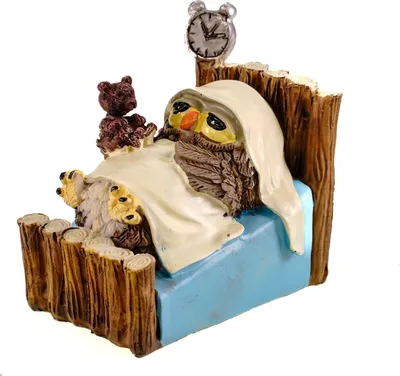 Immagine prodotto di Divertente Gufi - Il gufo della buonanotte si sdraia nel letto con il dormiglione e l'orsacchiotto