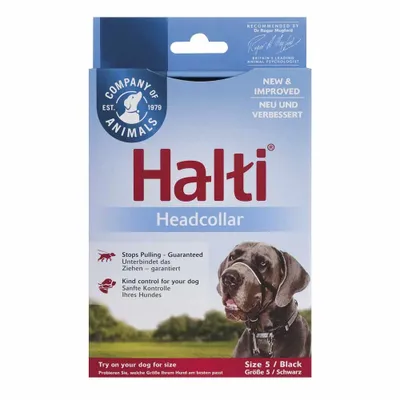 The image shows the packaging of a Halti Headcollar for dogs.