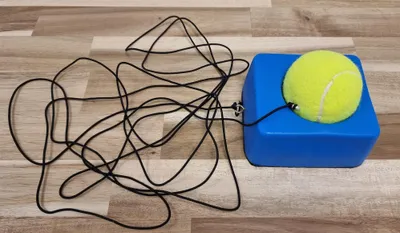 Image de Charlsten Entraîneur de tennis avec élastique