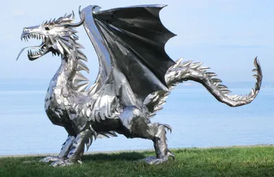 Produktbild von Casa Padrino Luxus Gartendeko Skulptur Drache Silber 290 x 180 x H. 235 cm - Riesige Edelstahl Deko Figur - Gartenfigur - Hotel Garten Deko
