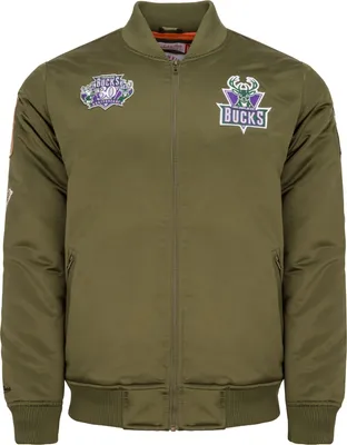 Zdjęcie produktu dla M&N Satin Bomber Jacke - PATCHES Milwaukee Bucks - M