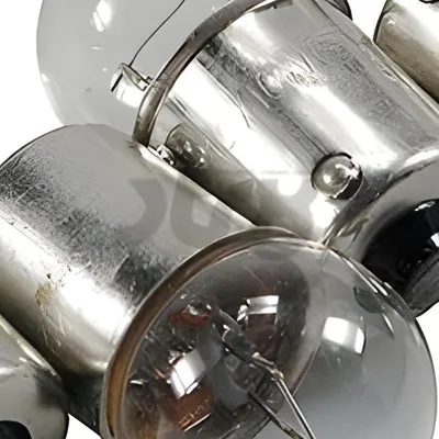Produktbild von STR8 Blinkerbirnenset Birne 4 Stück weiß mit ABE 12 V 10 W BA15S