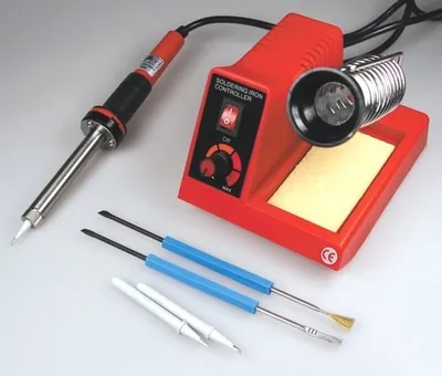 Produktbild von ChiliTec 18693 Lötstation "CT-LSK" regelbar 150-450°C 230V/58W, mit 2 Spitzen + 2 Tools