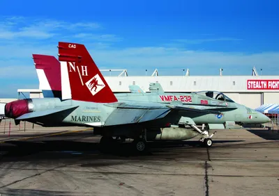 Obrázek produktu pro Model Kit letadlo 12520 - USMC F/A 18A+ VMFA-232 RED DEVILS (1:72)