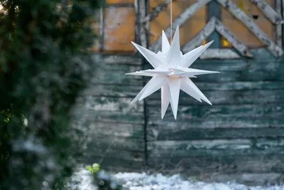 Produktbild von Novaliv Weihnachtsstern Dekostern | 25cm WEISS | Innen und Aussen | LED mit Schuko Stecker | Weihnachtsdeko Stern beleuchtet