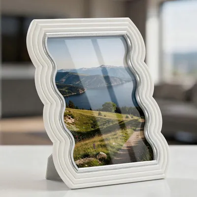 Obrázok produktu pre Fotorámik z bielej živice 19,9x1,5x25,2 cm (vnútorný rozmer 15x20 cm)